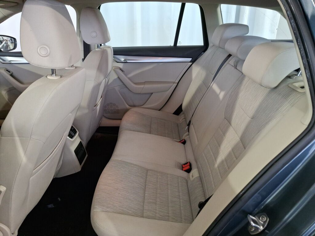 Skoda Octavia 2015 Harmaa