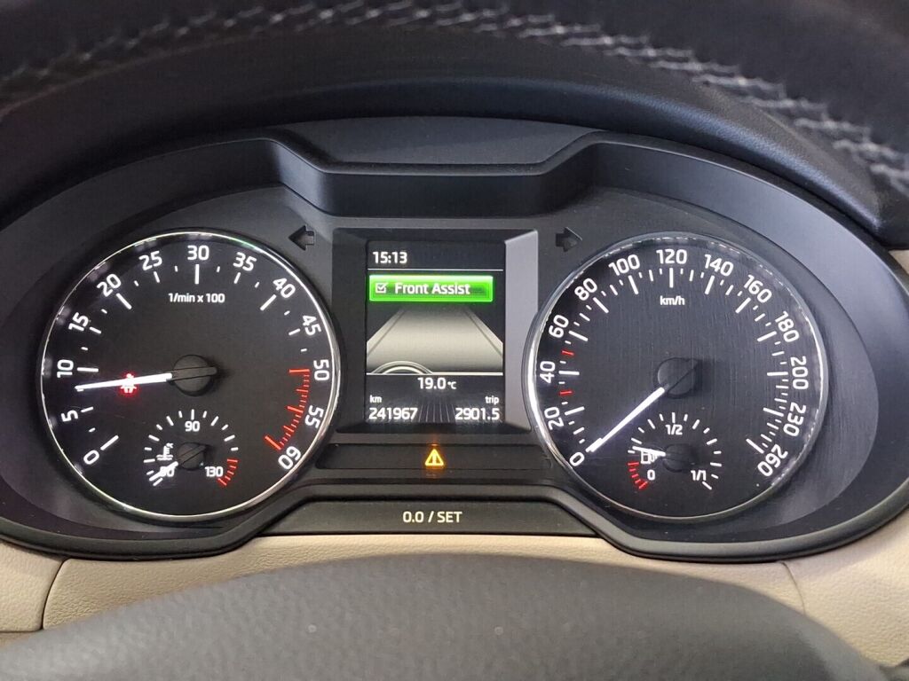 Skoda Octavia 2015 Harmaa