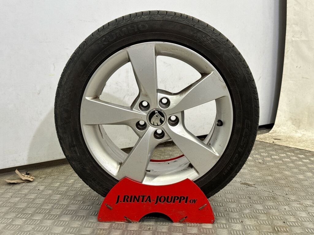 Skoda Rapid 2015 Hopea