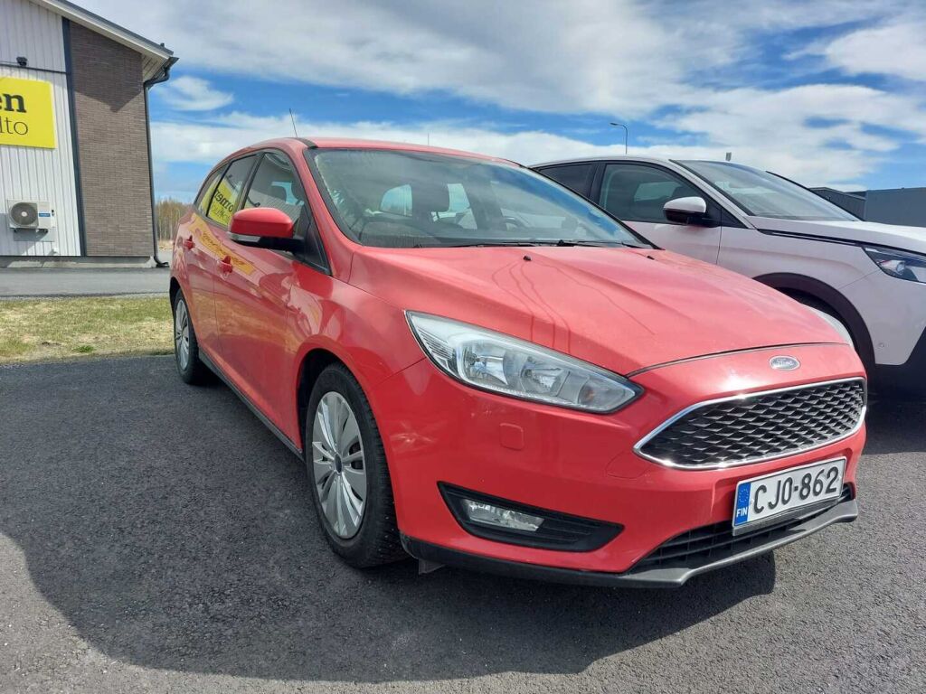Ford Focus 2015 Punainen