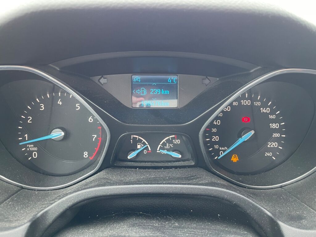 Ford Focus 2015 Valkoinen