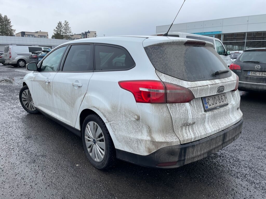 Ford Focus 2015 Valkoinen