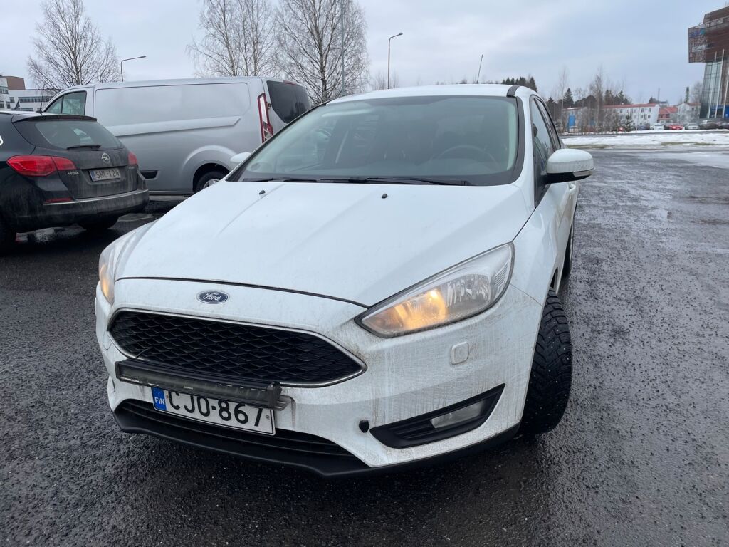 Ford Focus 2015 Valkoinen