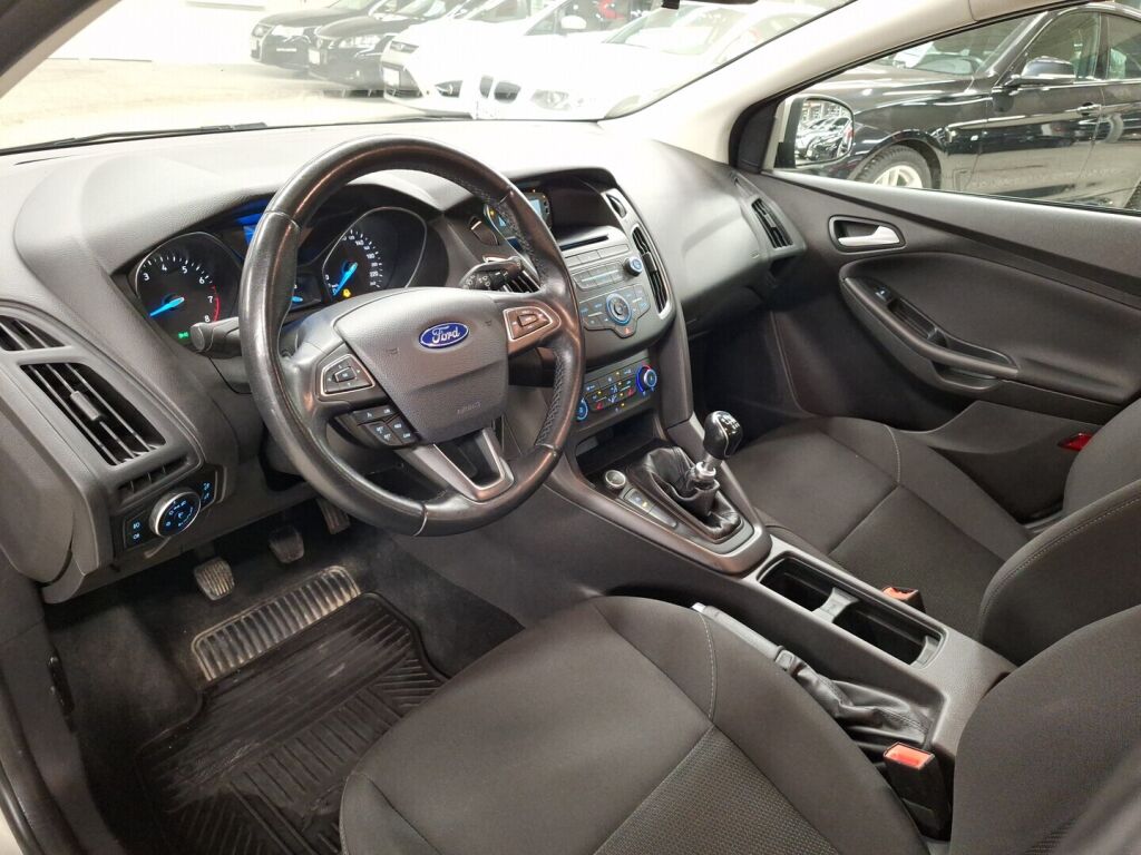 Ford Focus 2015 Harmaa