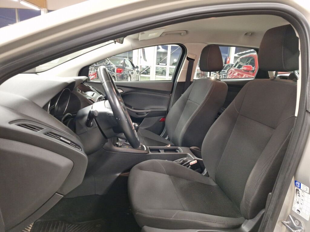 Ford Focus 2015 Harmaa