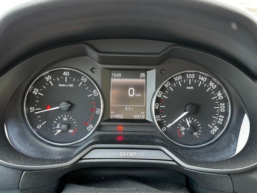 Skoda Octavia 2015 Hopea