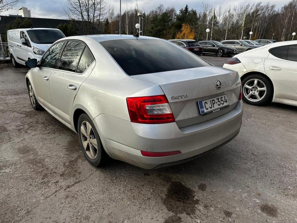 Skoda Octavia 2015 Hopea