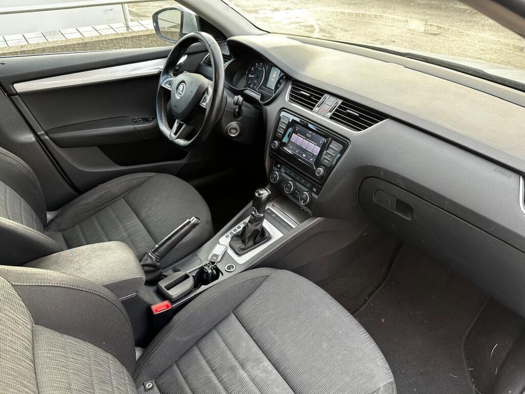Skoda Octavia 2015 Hopea