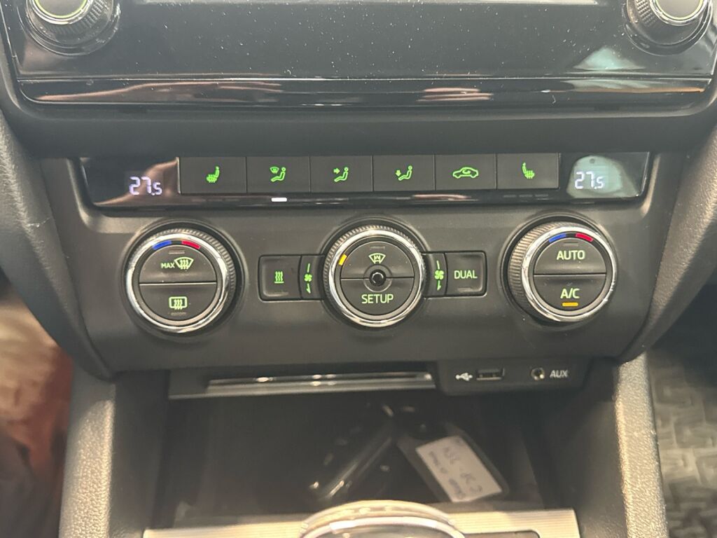 Skoda Octavia 2015 Hopea