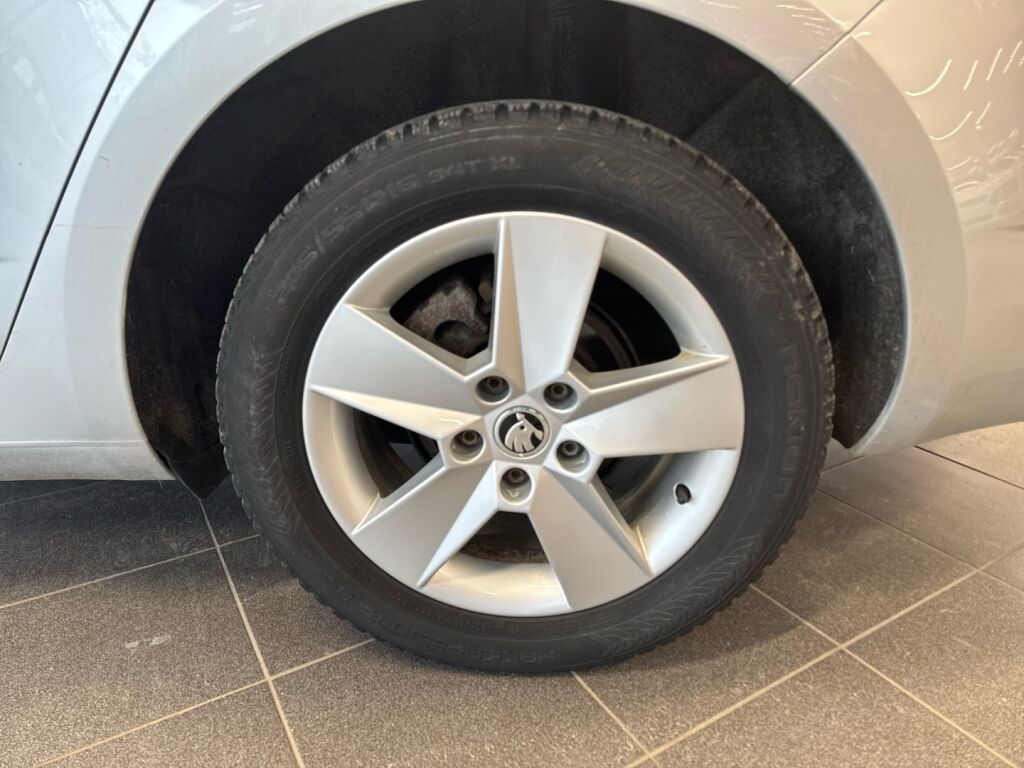 Skoda Octavia 2015 Hopea