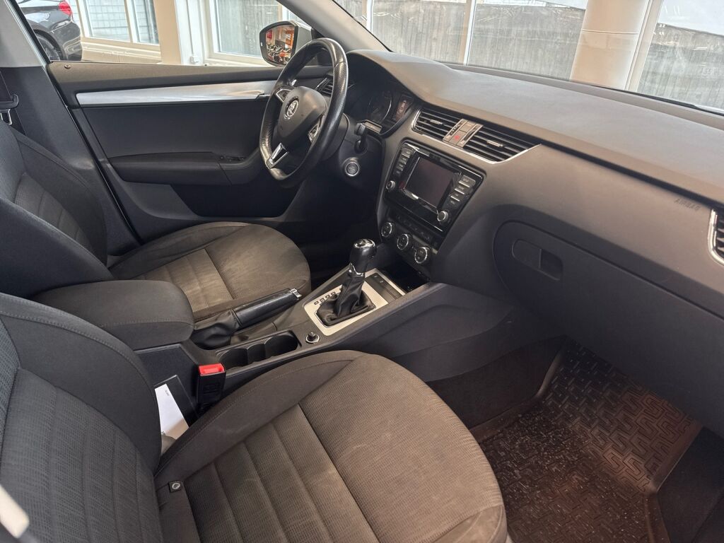 Skoda Octavia 2015 Hopea