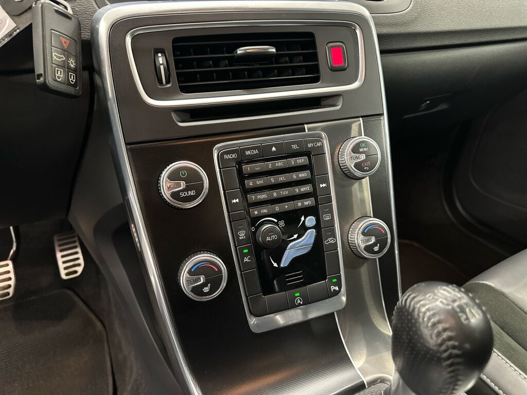 Volvo S60 2015 Valkoinen