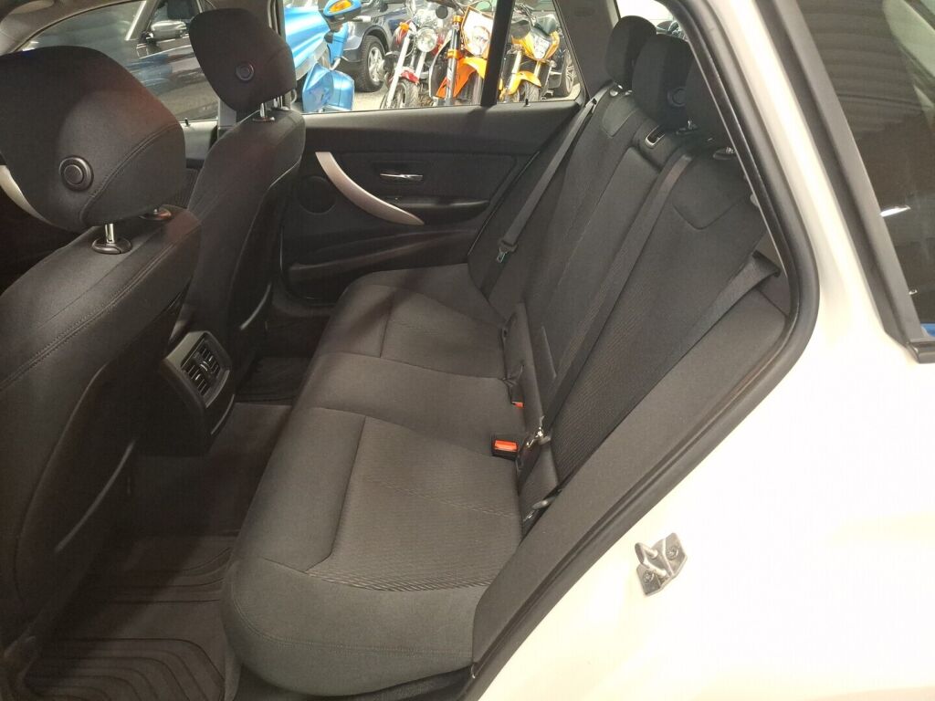 BMW 320 2015 Valkoinen