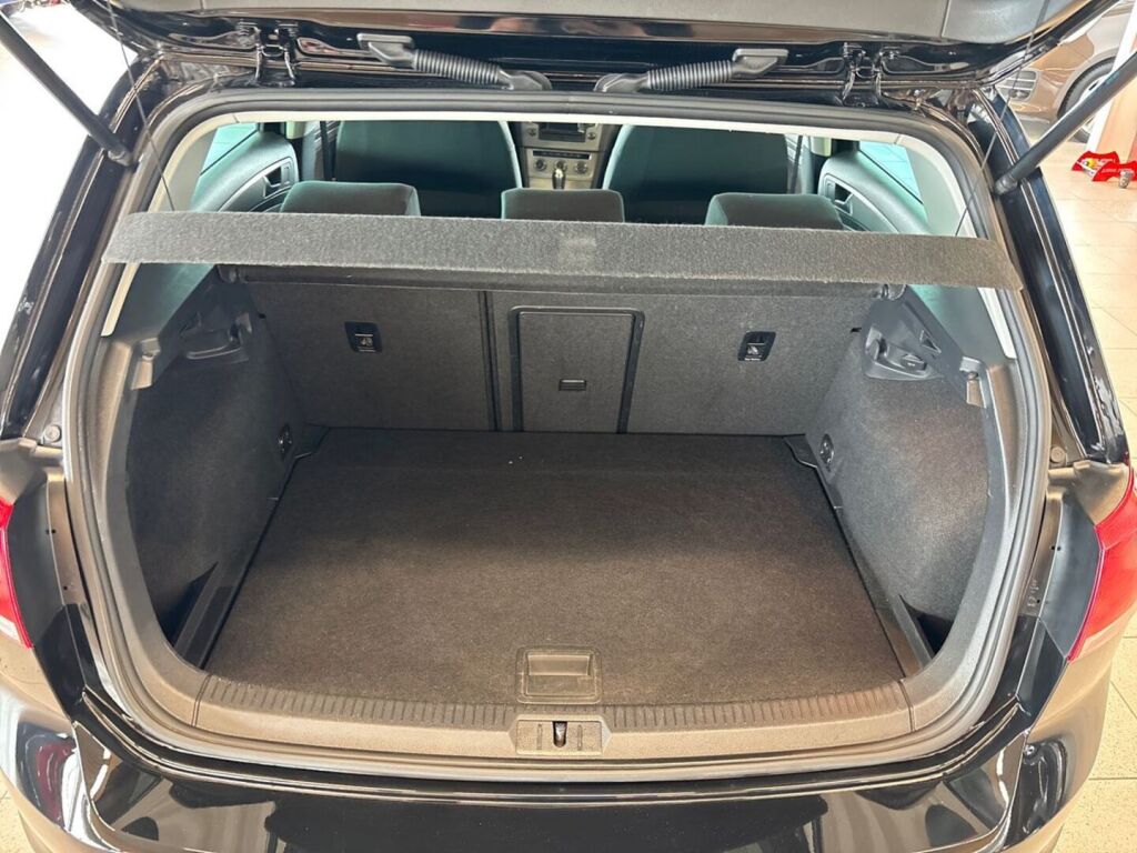 Volkswagen Golf 2015 Musta