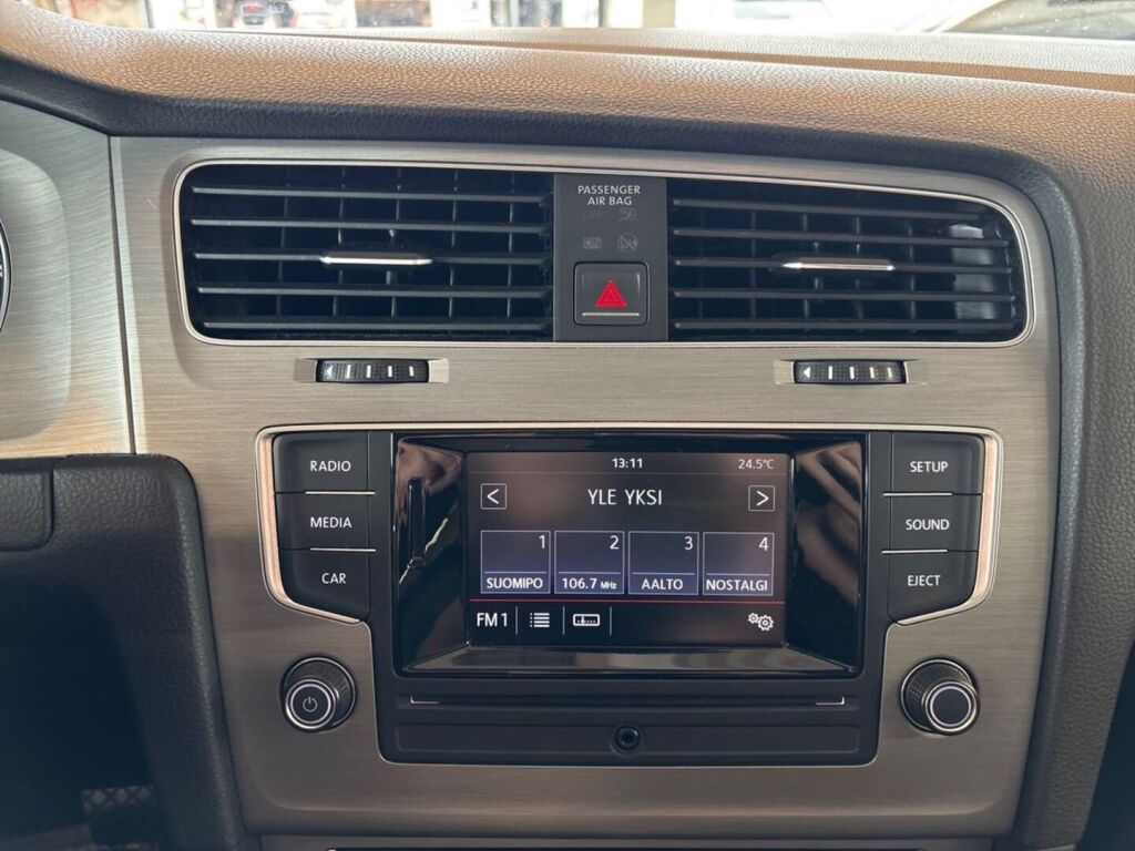 Volkswagen Golf 2015 Musta