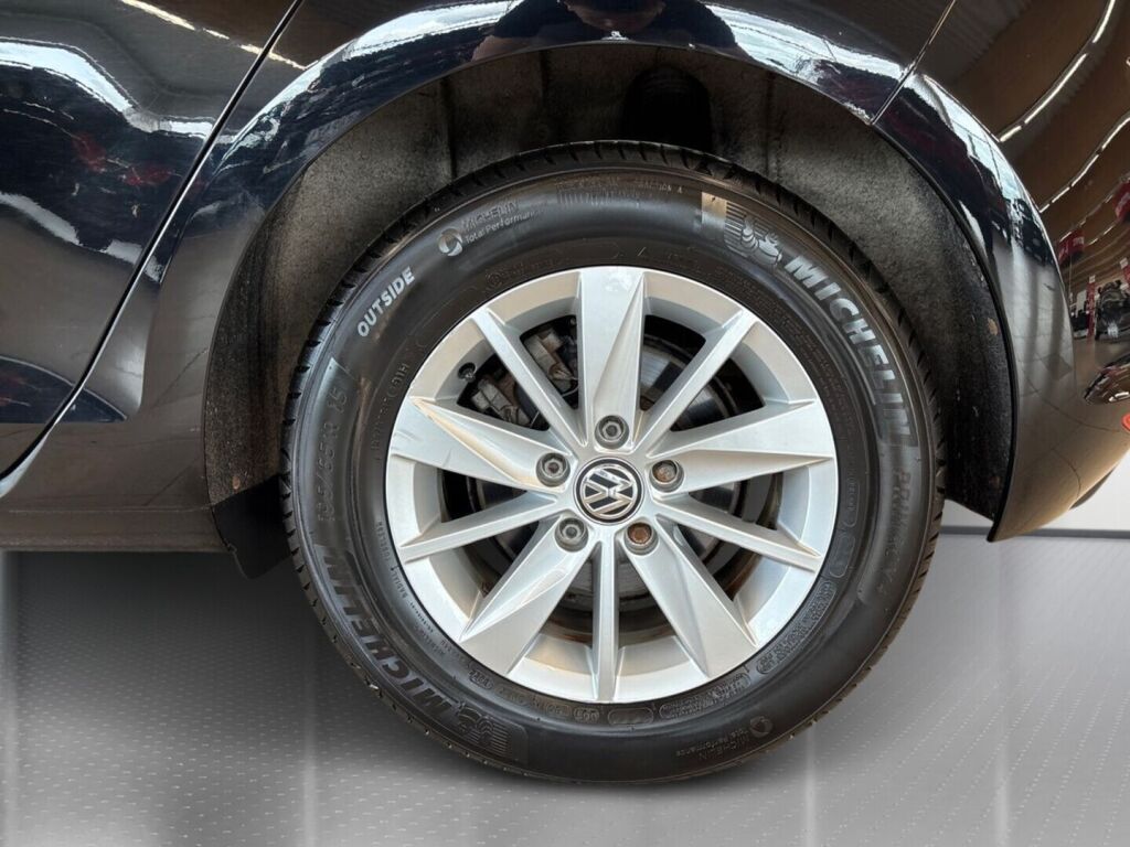 Volkswagen Golf 2015 Musta