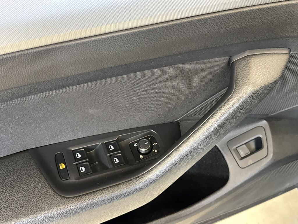 Volkswagen Passat 2015 Sininen
