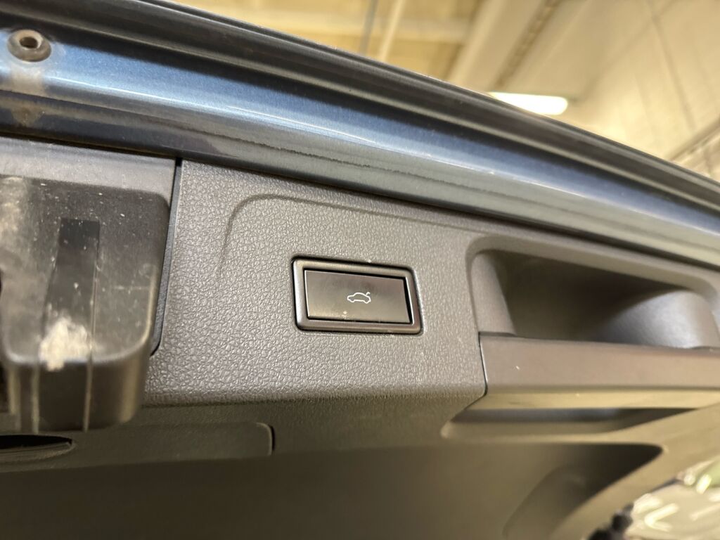 Volkswagen Passat 2015 Sininen