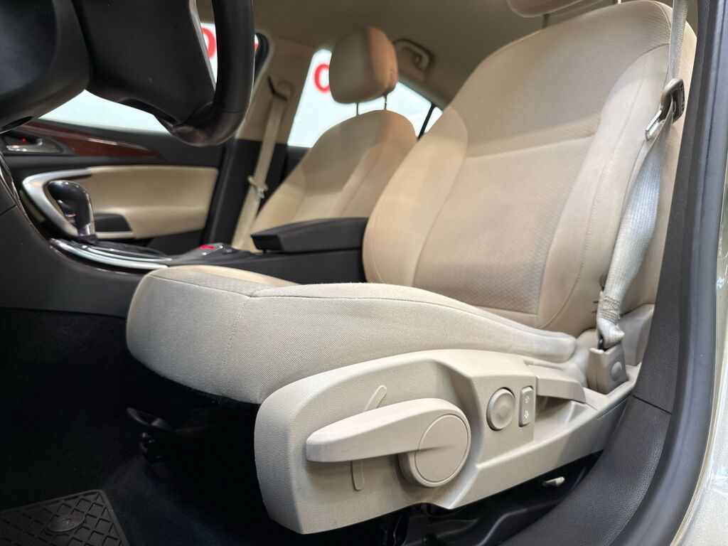 Opel Insignia 2015 Ruskea (beige)