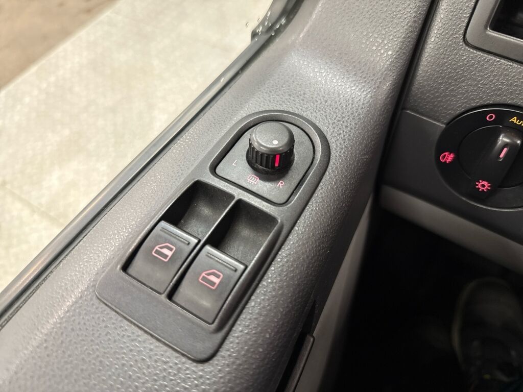 Volkswagen Transporter 2015 Musta