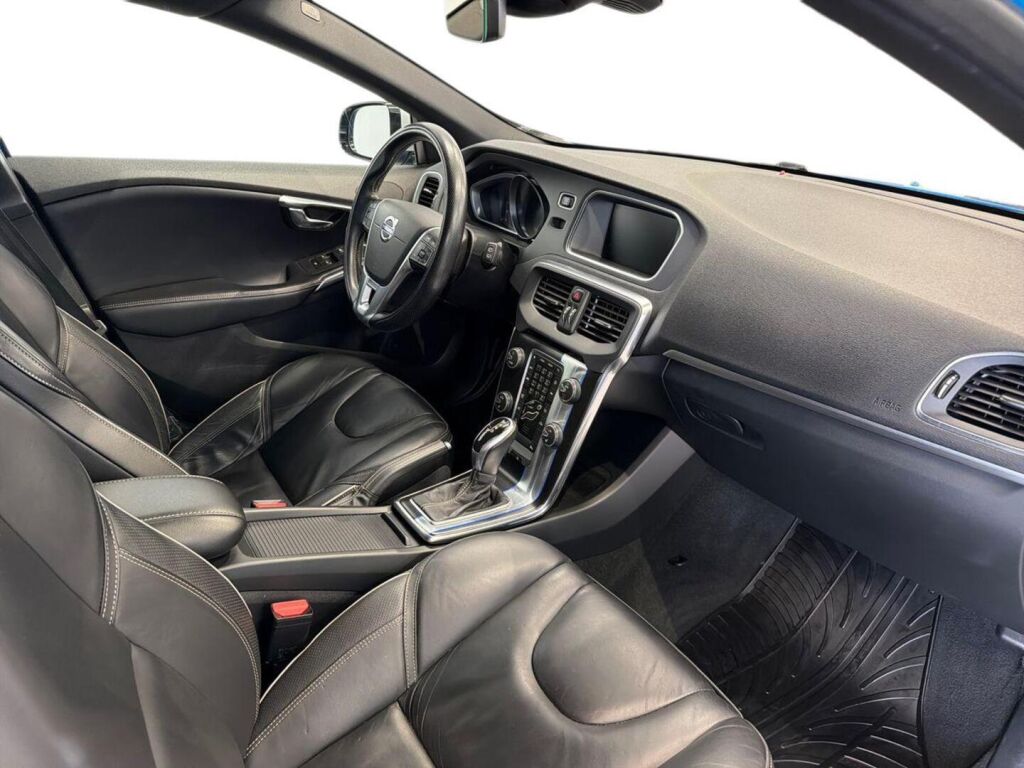 Volvo V40 2015 Sininen