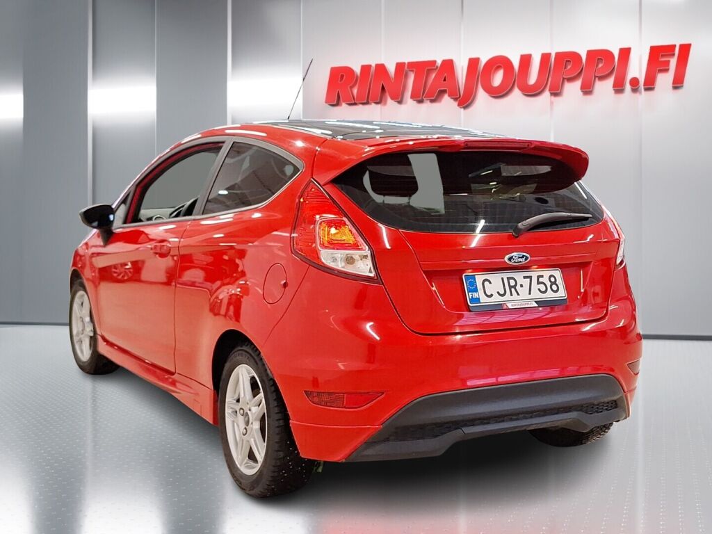 Ford Fiesta 2015 Punainen