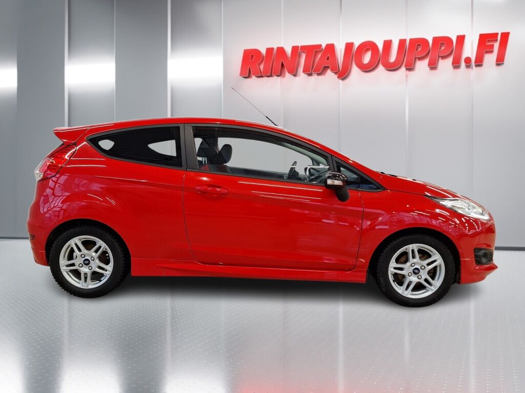 Ford Fiesta 2015 Punainen