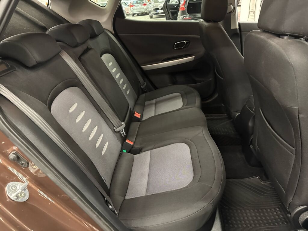 Kia Ceed 2014 Ruskea (beige)