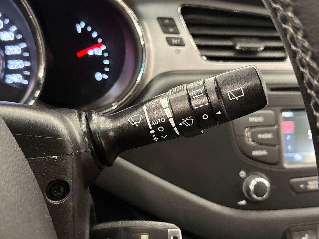 Kia Ceed 2014 Ruskea (beige)