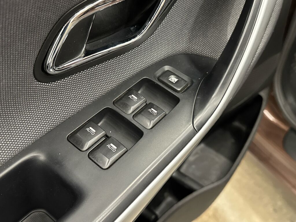 Kia Ceed 2014 Ruskea (beige)