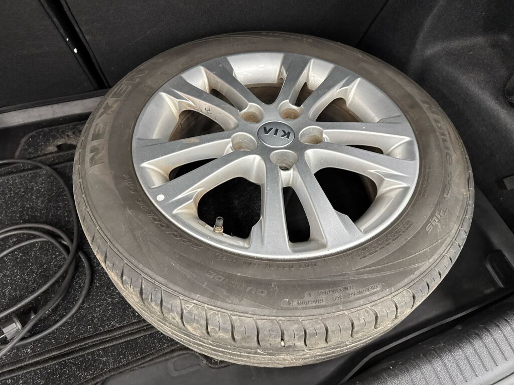 Kia Ceed 2014 Ruskea (beige)