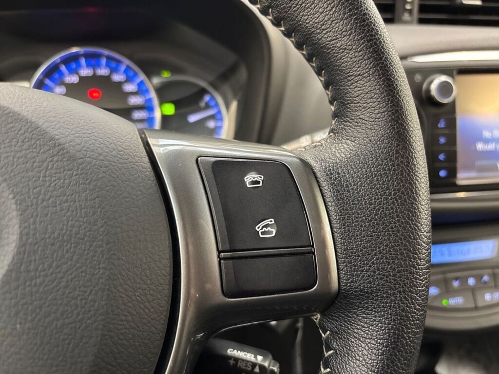 Toyota Yaris 2015 Valkoinen