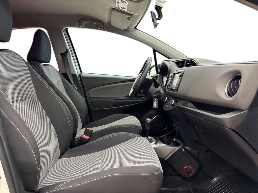 Toyota Yaris 2015 Valkoinen