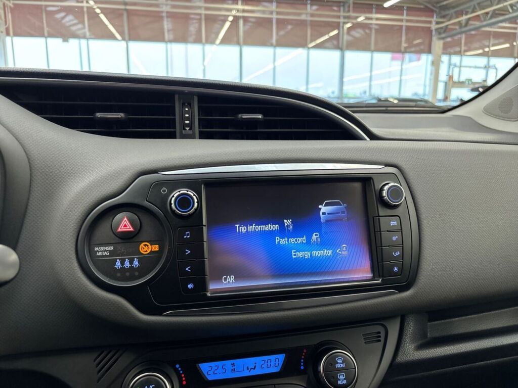 Toyota Yaris 2015 Valkoinen