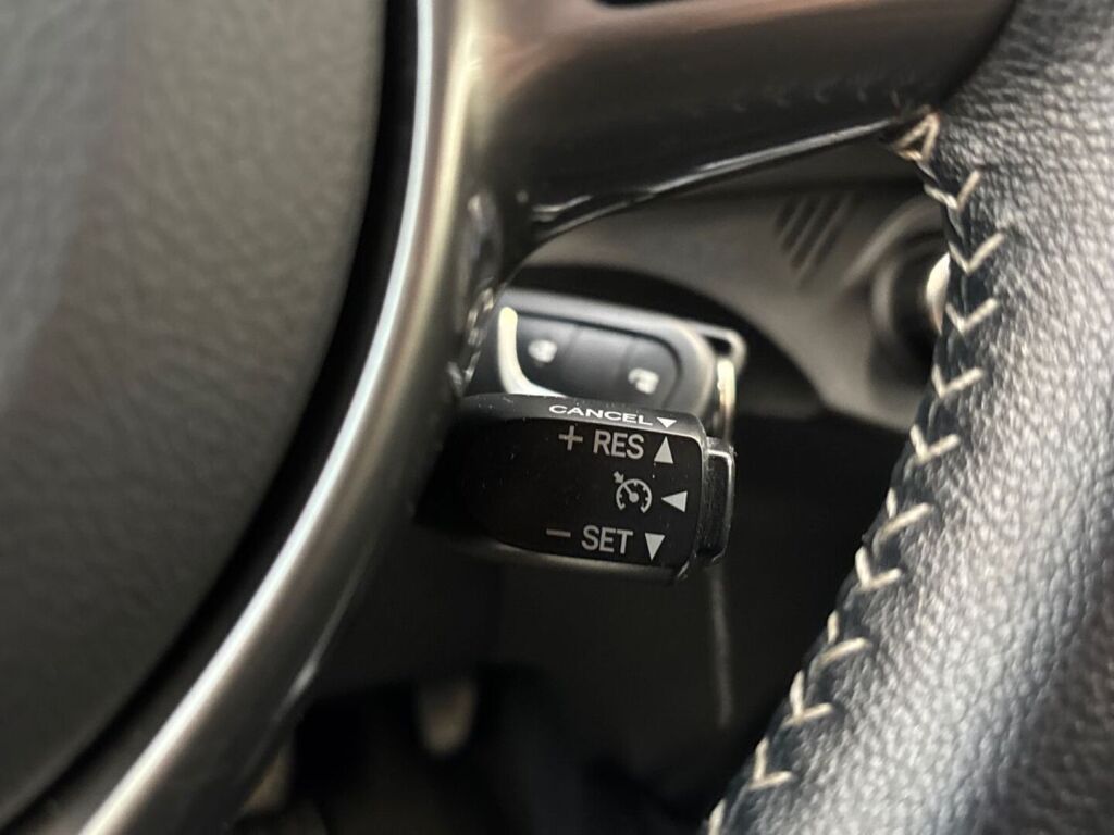 Toyota Yaris 2015 Valkoinen