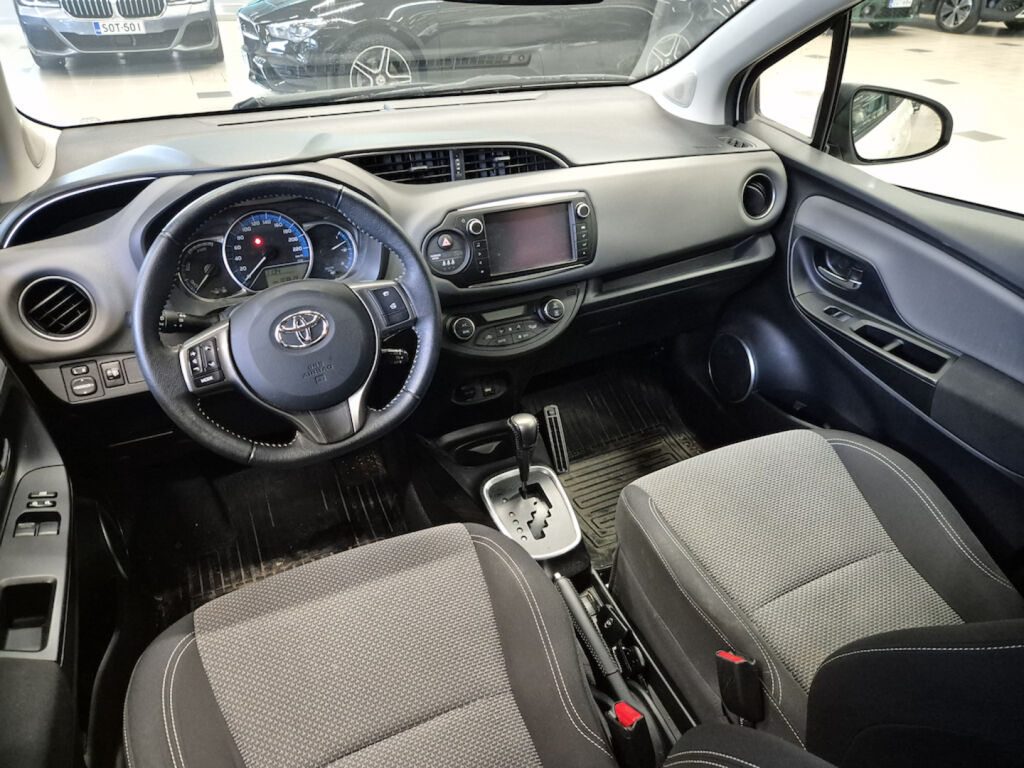 Toyota Yaris 2015 Valkoinen