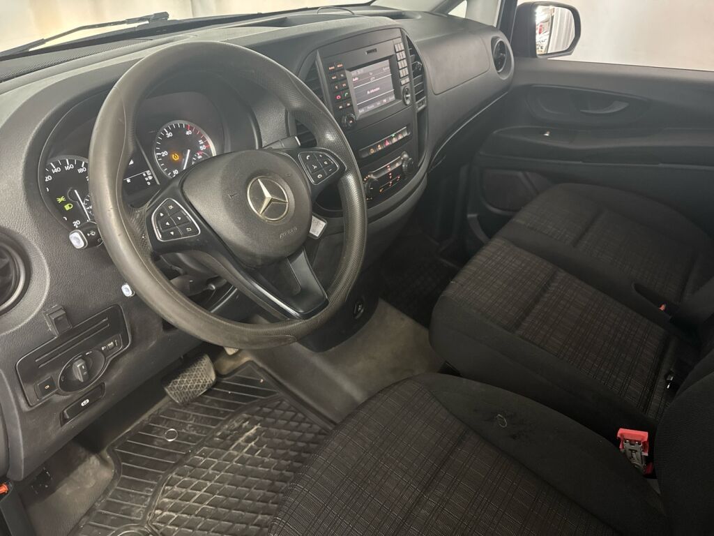 Mercedes-Benz Vito 2015 Musta