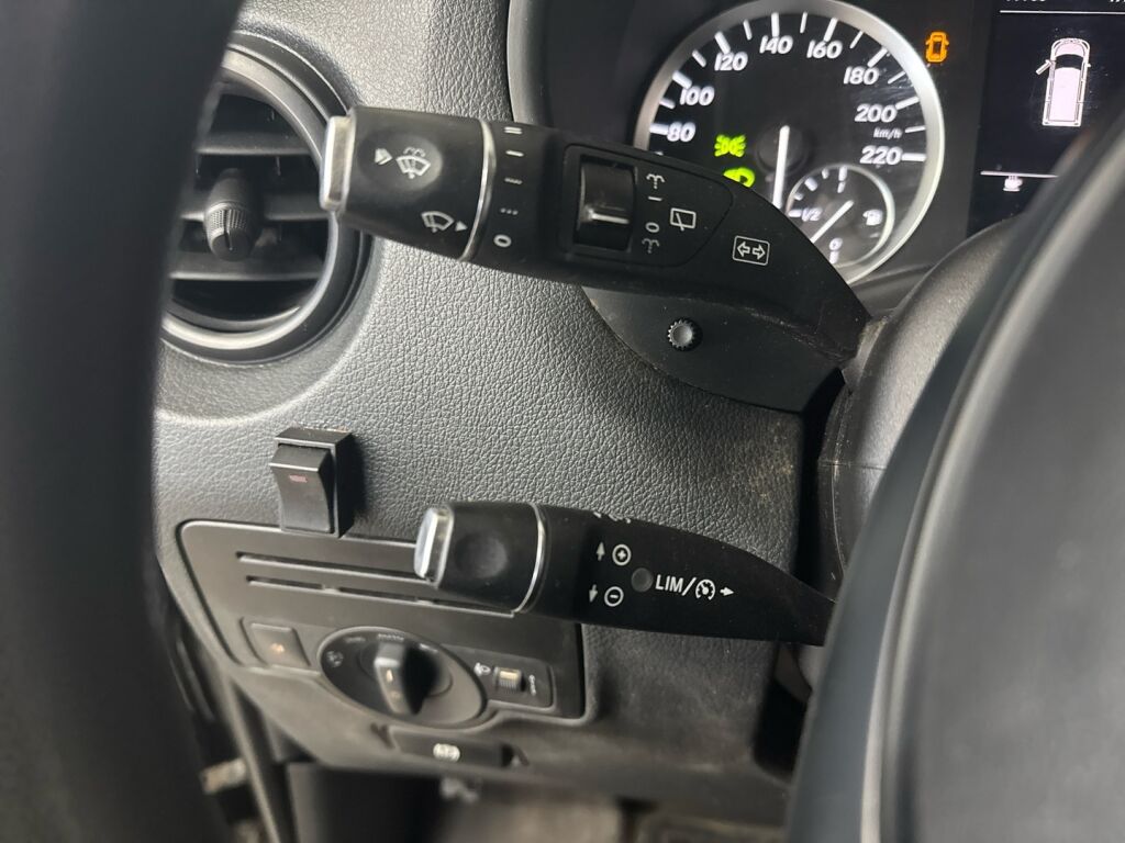 Mercedes-Benz Vito 2015 Musta