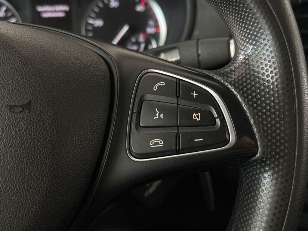 Mercedes-Benz Vito 2015 Musta