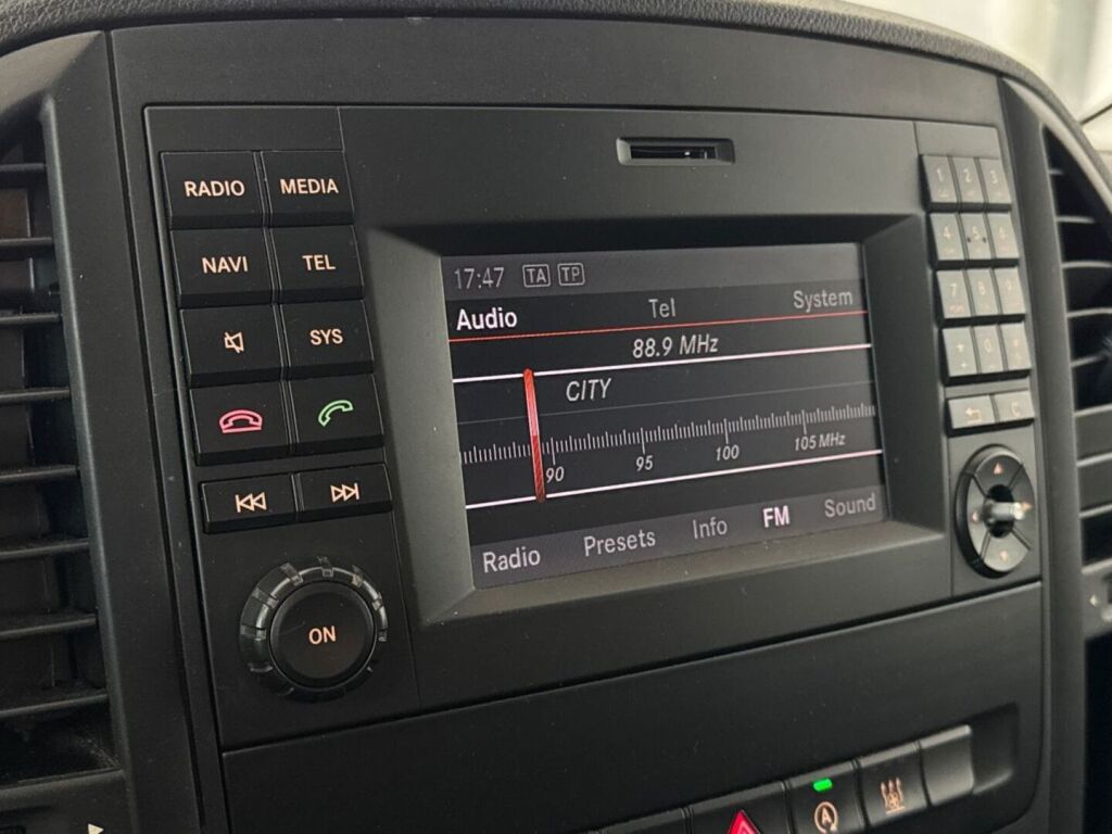 Mercedes-Benz Vito 2015 Musta