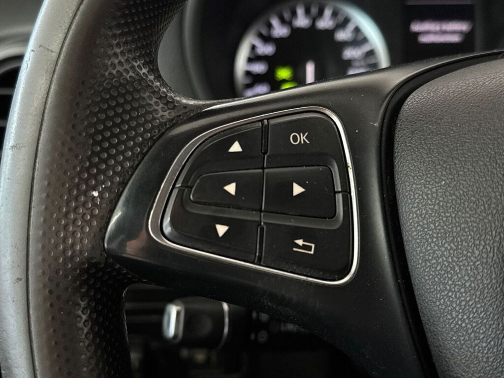 Mercedes-Benz Vito 2015 Musta