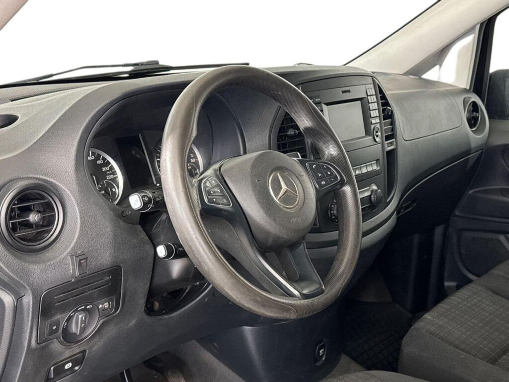 Mercedes-Benz Vito 2015 Musta