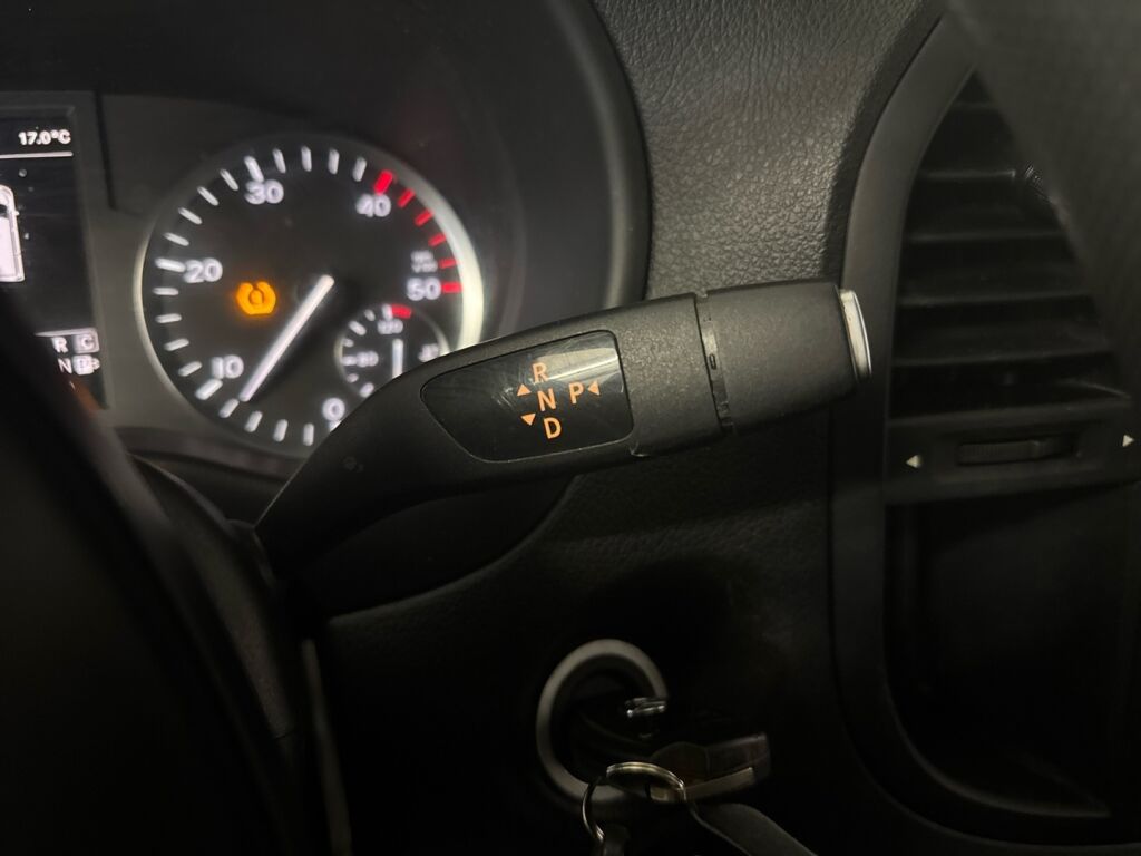 Mercedes-Benz Vito 2015 Musta