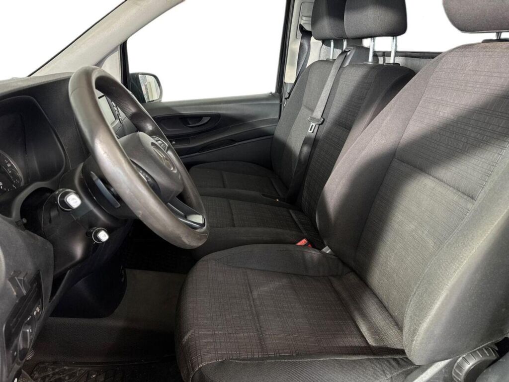 Mercedes-Benz Vito 2015 Musta