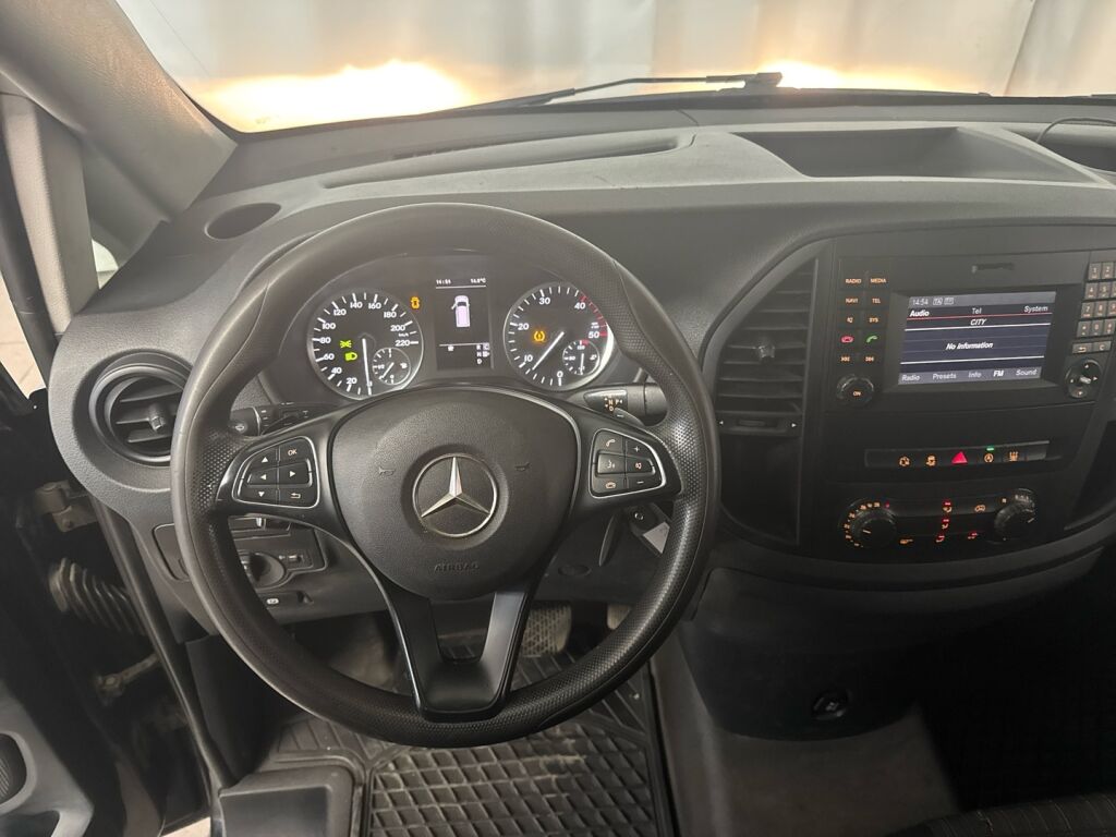 Mercedes-Benz Vito 2015 Musta