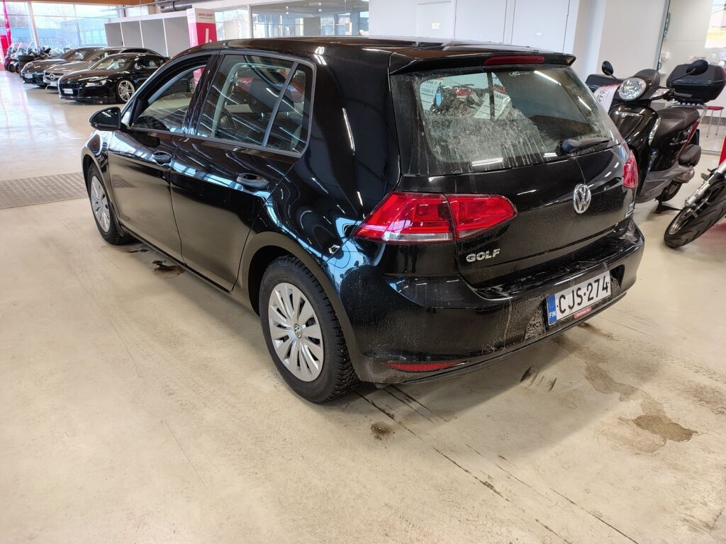 Volkswagen Golf 2015 Musta