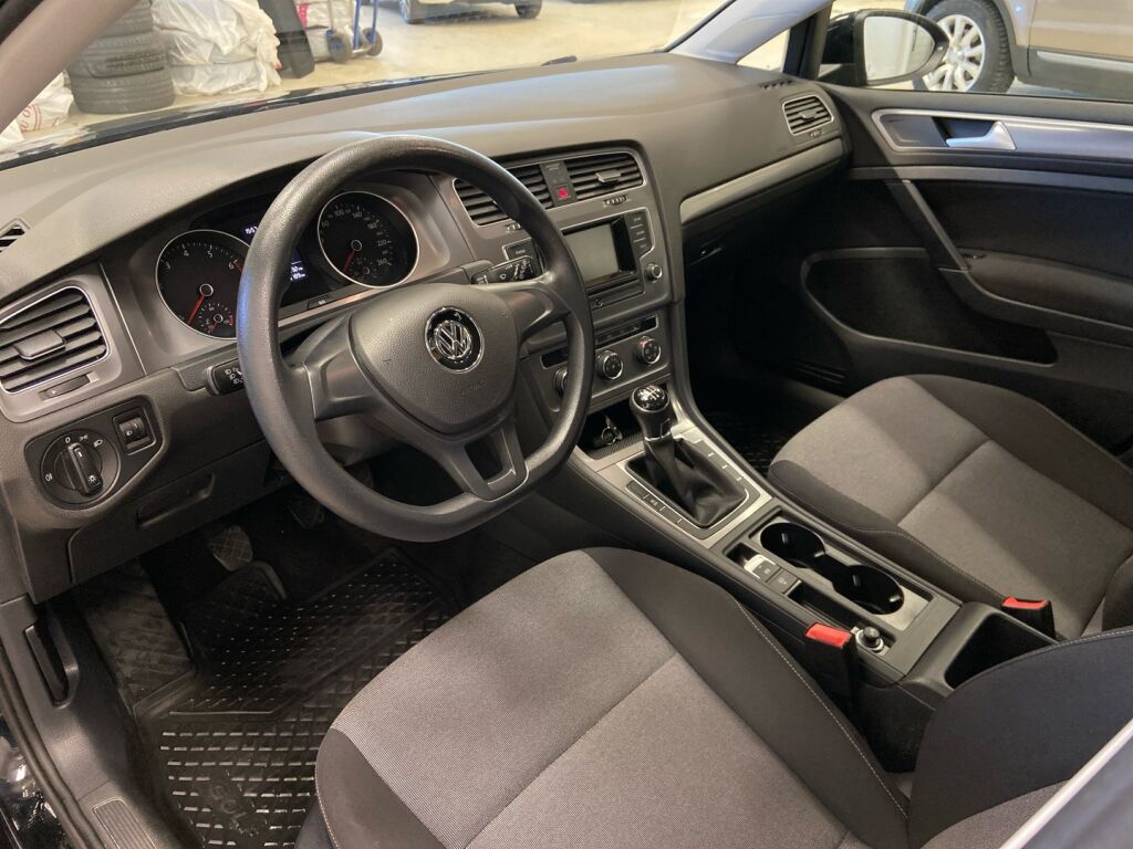 Volkswagen Golf 2015 Musta