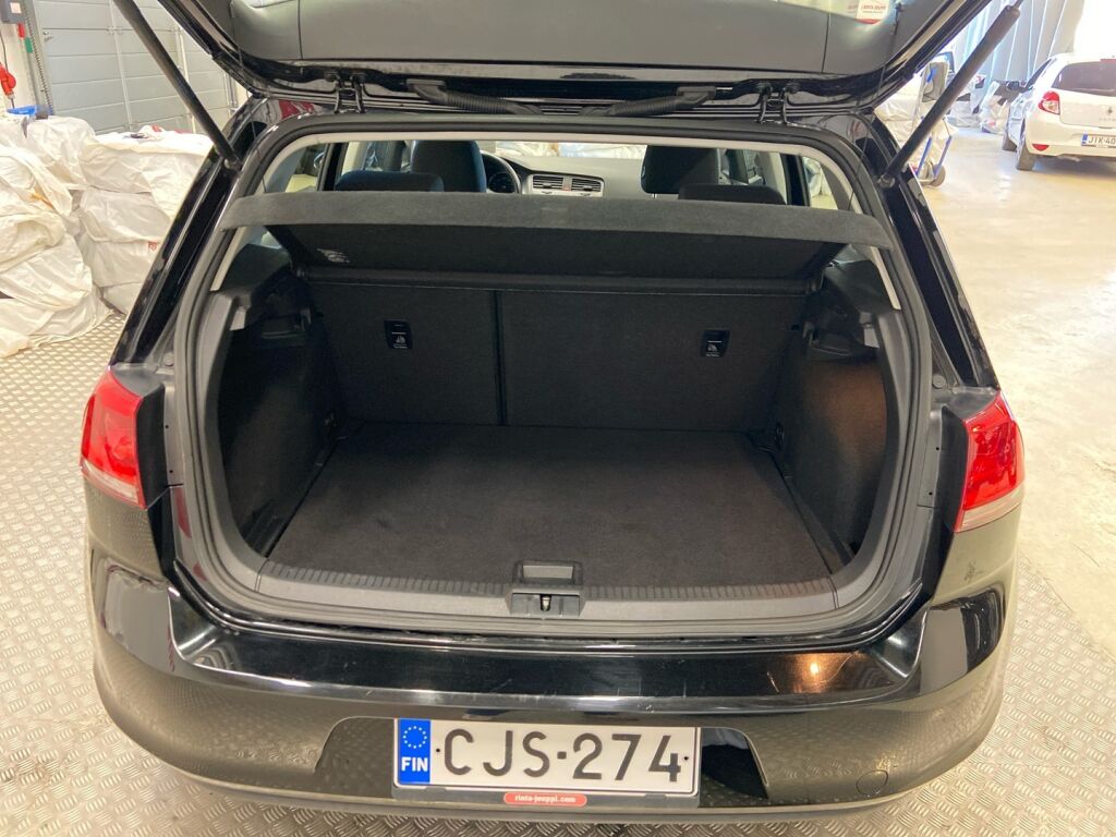 Volkswagen Golf 2015 Musta