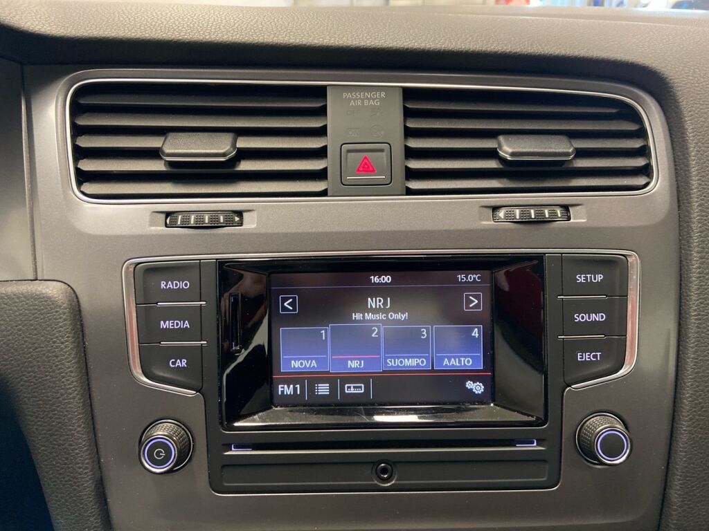 Volkswagen Golf 2015 Musta