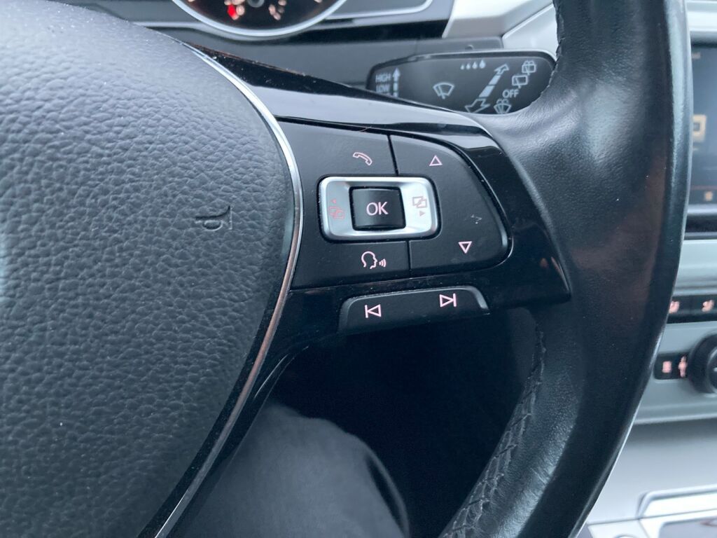 Volkswagen Passat 2015 Metallinhohto Harmaa